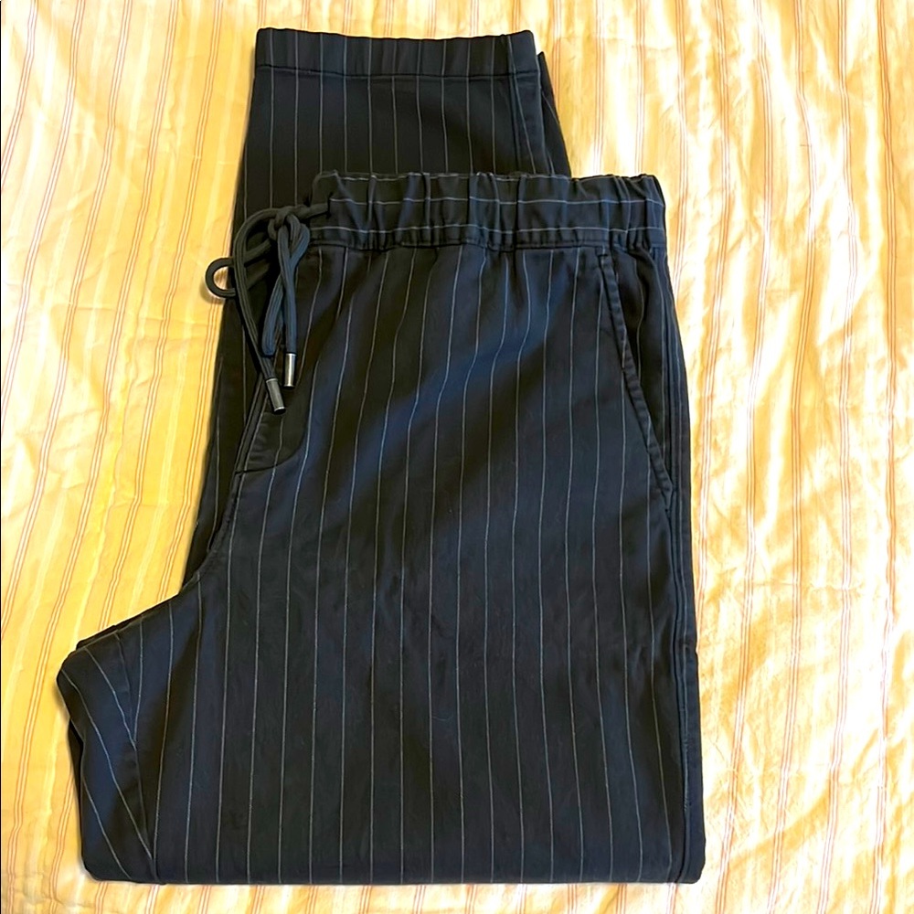 Garnet Hill Women's Black and Gray Pinstripe Pants